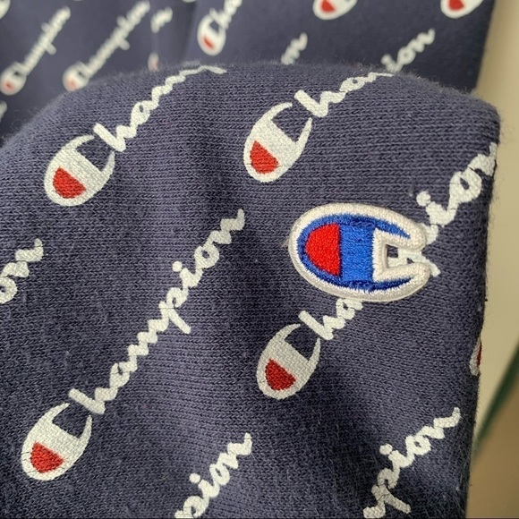 Champion Womens Reverse Weave Logo Print Sweatshirt Large Navy pullover - Picture 5 of 6